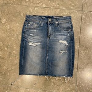 Super cute and comfy denim skirt